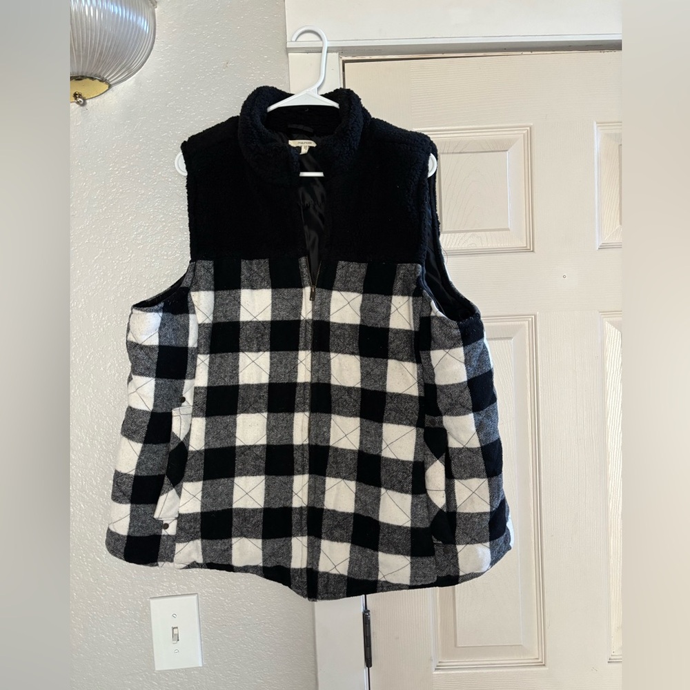 Women’s Maurice’s plus quilted buffalo plaid vest size 2X